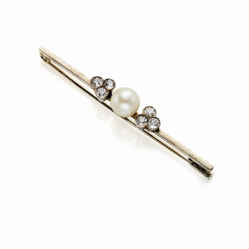 Spilla in oro con diamanti e perla