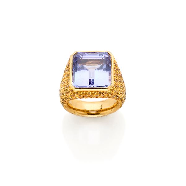 Villa gold ring with tanzanite and sapphires   - Auction GIOIELLI, OROLOGI E LUXURY GOODS - Faraone Casa d'Aste