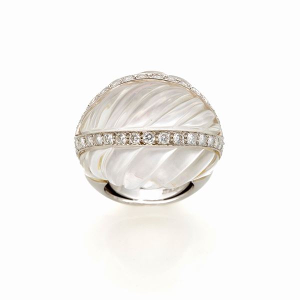 Anello Webb in platino, oro, cristallo di rocca e diamanti