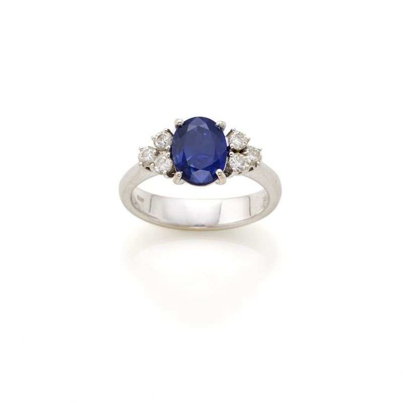 Anello Zaffiro e Diamanti