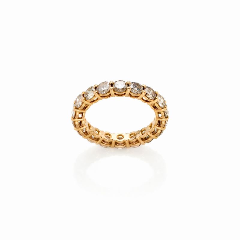 Anello in oro con diamanti