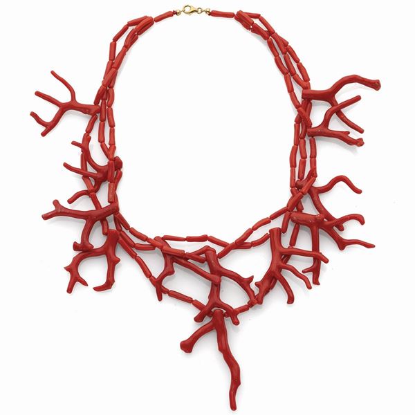 Collana a tre fili di corallo