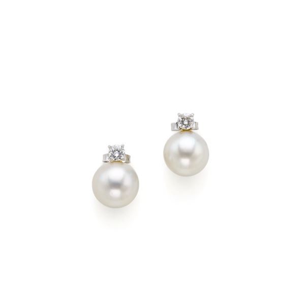 Gold earrings with pearls and diamonds  - Auction GIOIELLI OROLOGI E LUXURY GOODS - Faraone Casa d'Aste