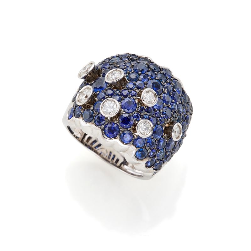 Anello Faraone in oro, zaffiri e diamanti