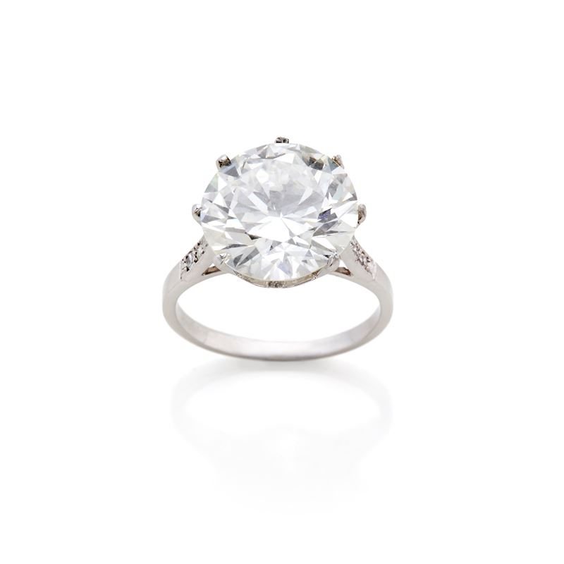 Solitario in Platino con Diamante