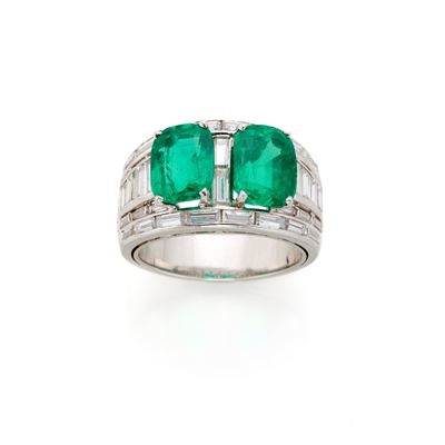 Anello in Platino con Smeraldi e Diamanti