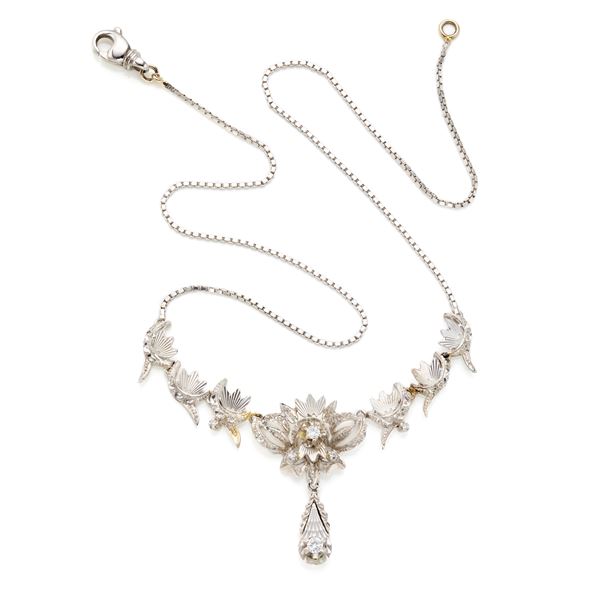 Collana in oro e diamanti