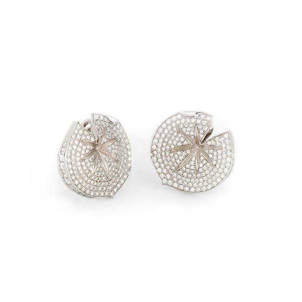 Gold and diamond Loto earrings