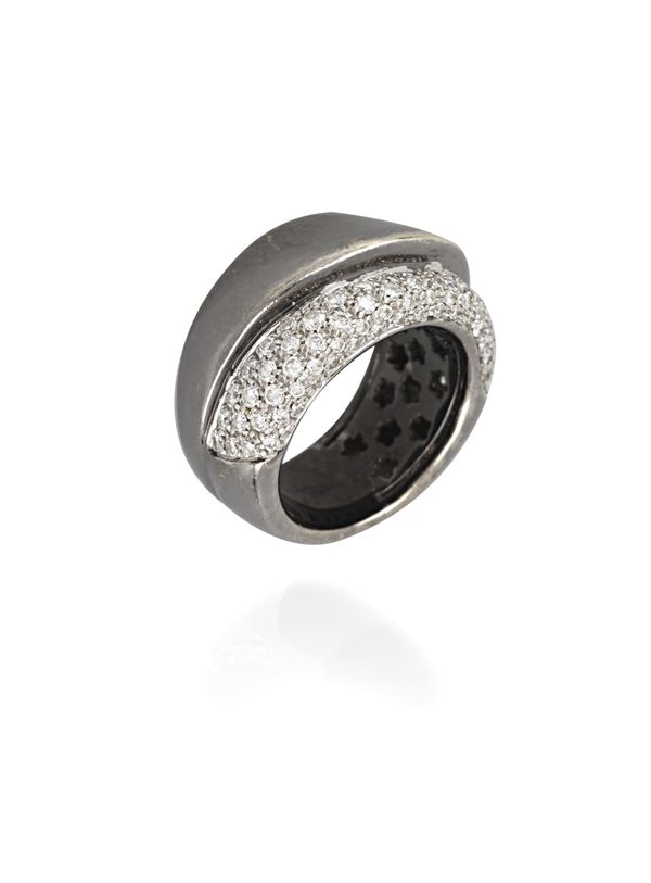 Anello a fascia con diamanti