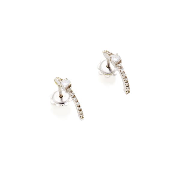Gold and diamond earrings  - Auction GIOIELLI OROLOGI E LUXURY GOODS - Faraone Casa d'Aste