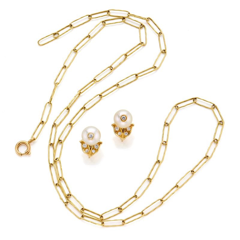 Collana e orecchini in oro