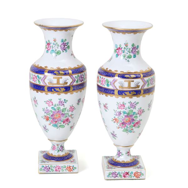 Lot of two Dresden white porcelain vases  - Auction GIOIELLI OROLOGI E LUXURY GOODS - Faraone Casa d'Aste