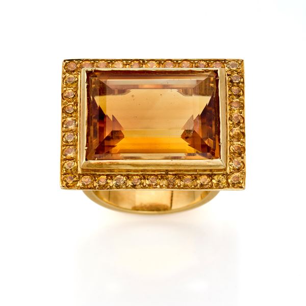 Anello in oro e quarzo