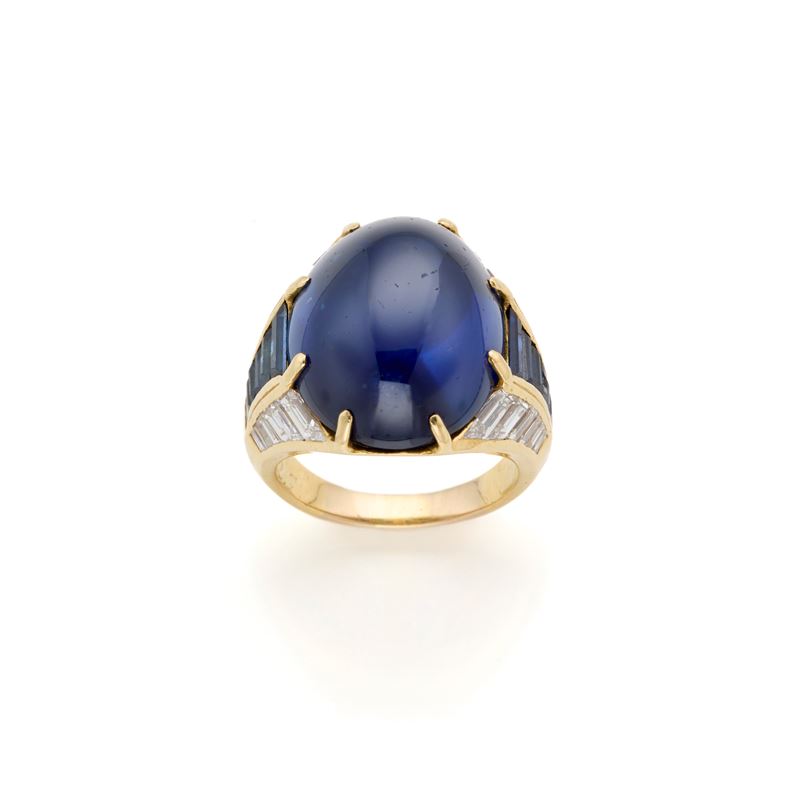 Anello Pederzani in Oro con Zaffiro Cabochon e Diamanti