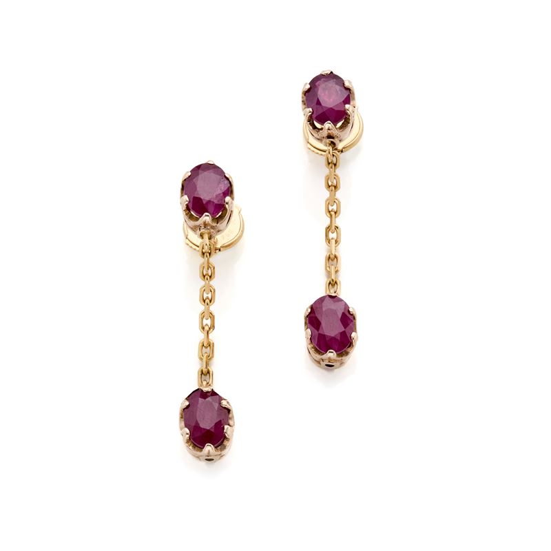 Orecchini in oro e rubini