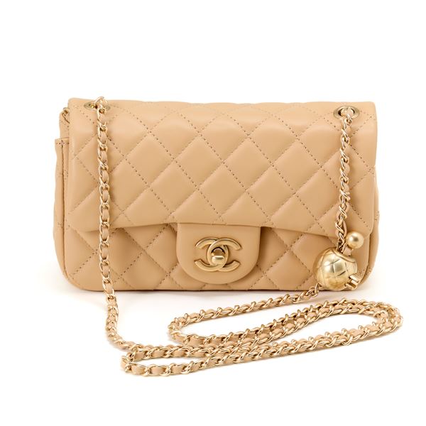 Chanel : Chanel VIP Gift Timeless mini  - Auction GIOIELLI OROLOGI E LUXURY GOODS - Faraone Casa d'Aste