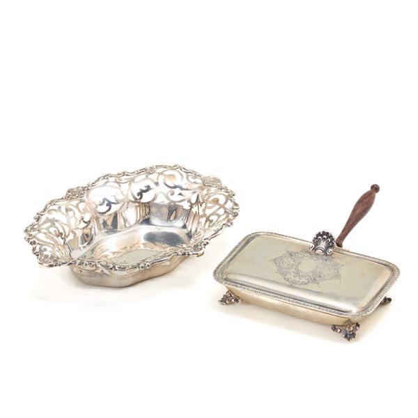 Silver centrepiece and a crumb tray  - Auction GIOIELLI OROLOGI E LUXURY GOODS - Faraone Casa d'Aste