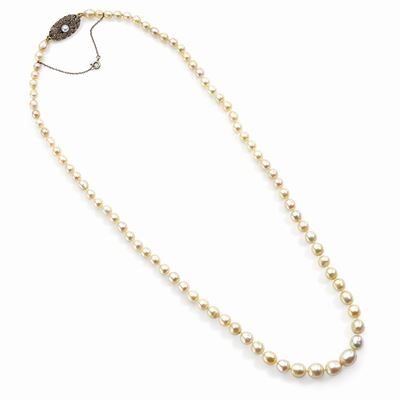 Collana Composta da un Filo di 80 Perle