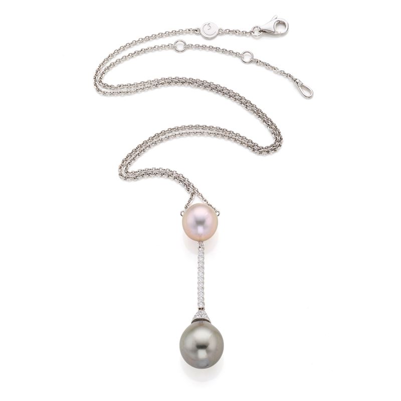 Collana in oro con perle e diamanti