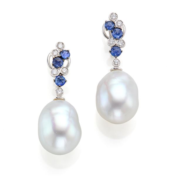 Gold earrings with diamonds and sapphires  - Auction GIOIELLI OROLOGI E LUXURY GOODS - Faraone Casa d'Aste