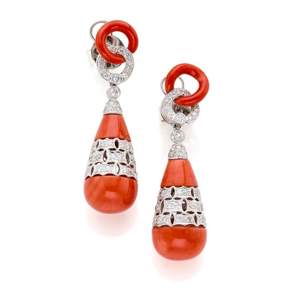 Gold earrings with diamonds and coral  - Auction GIOIELLI OROLOGI E LUXURY GOODS - Faraone Casa d'Aste