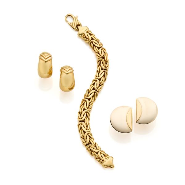 Collana e due paia di orecchini in oro