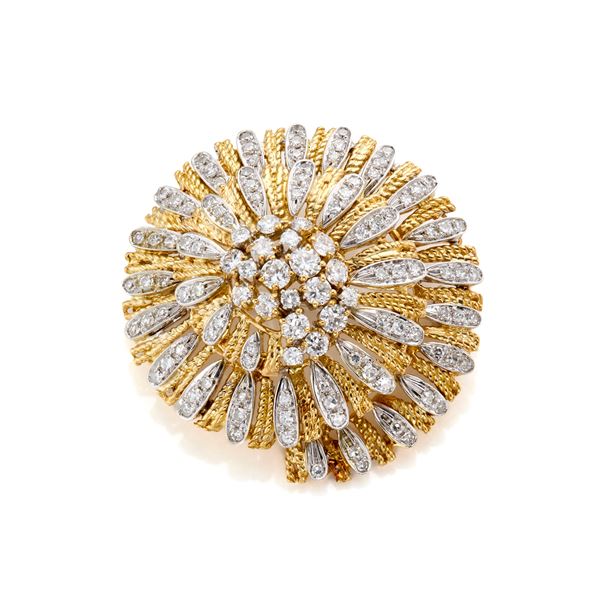 Gold brooch with diamonds