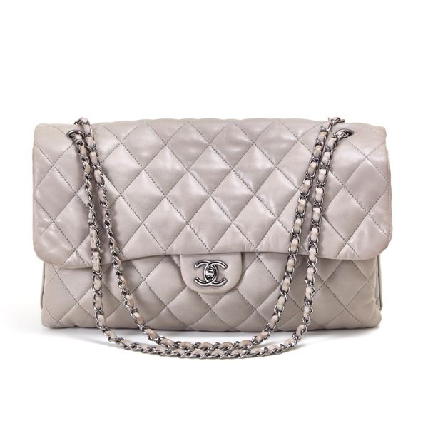 Chanel Maxi Jumbo