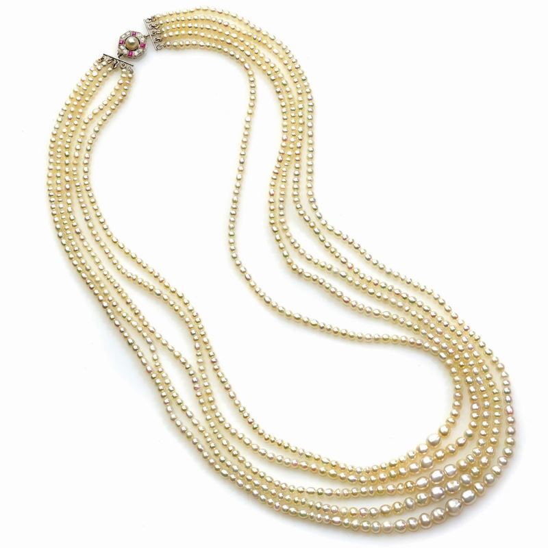 Collana Composta da Cinque Fili di Perle