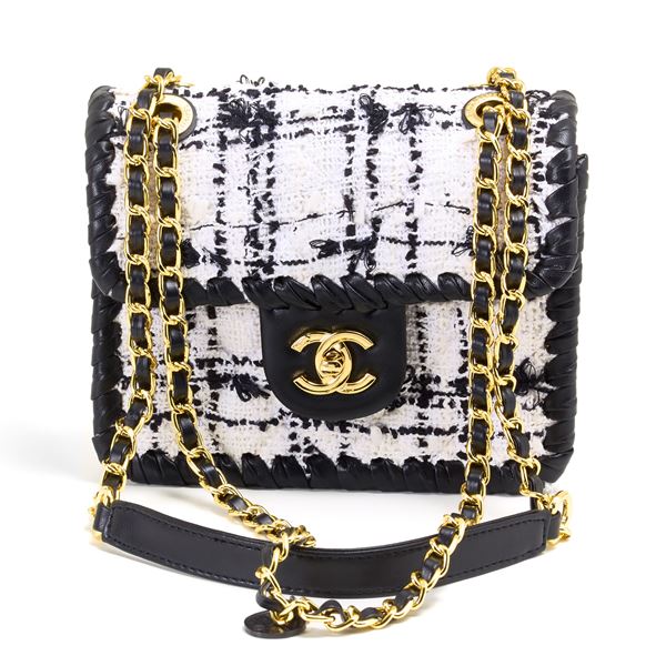 Chanel : Chanel VIP gift  - Asta GIOIELLI, OROLOGI E LUXURY GOODS - Faraone Casa d'Aste