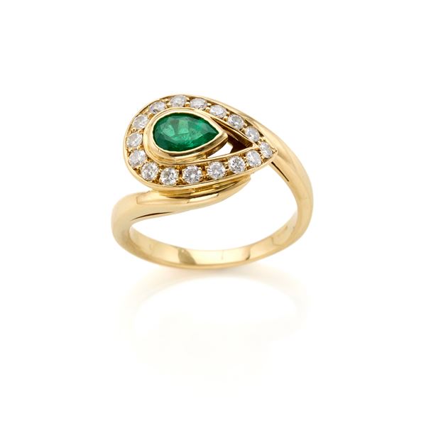 Damiani gold, diamonds and emerald ring  - Auction GIOIELLI OROLOGI E LUXURY GOODS - Faraone Casa d'Aste