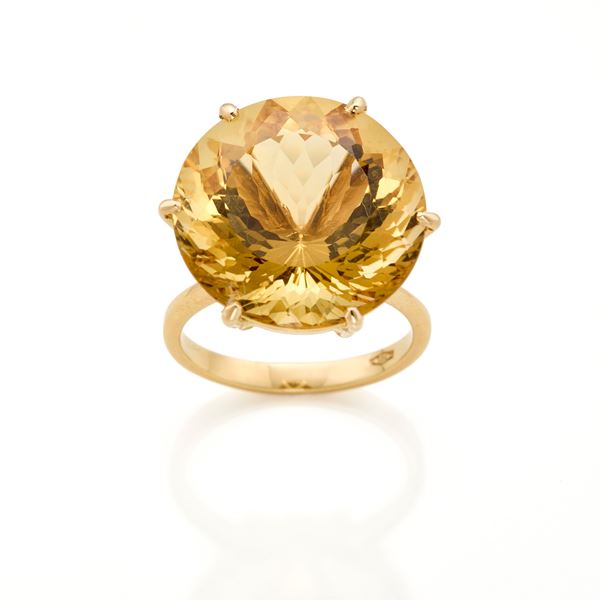 Gold and citrine quartz ring