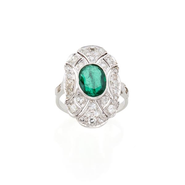 Gold ring with emerald and diamonds  - Auction GIOIELLI OROLOGI E LUXURY GOODS - Faraone Casa d'Aste