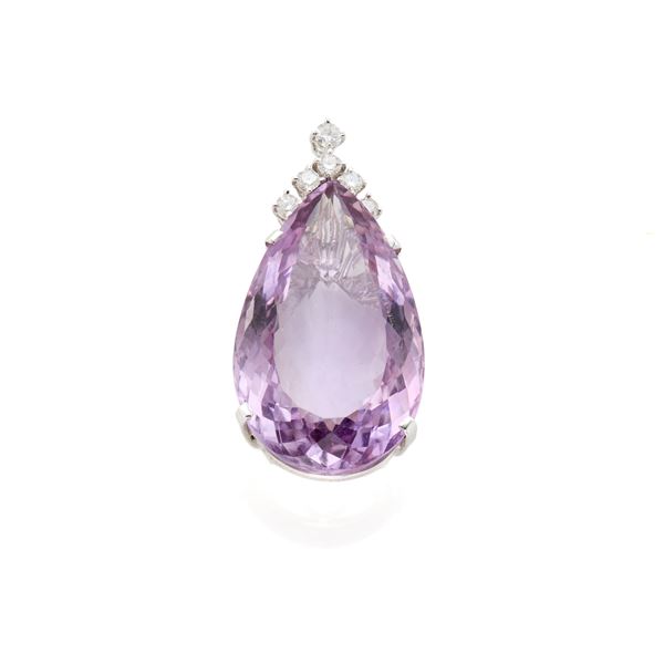 Gold pendant with amethyst and diamonds