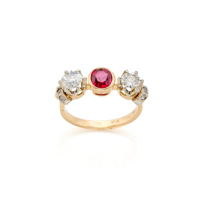 Anello in oro con diamanti