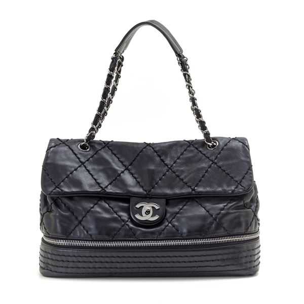 Chanel Limited Edition shoulder bag