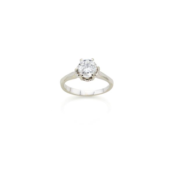 Anello in oro con diamante