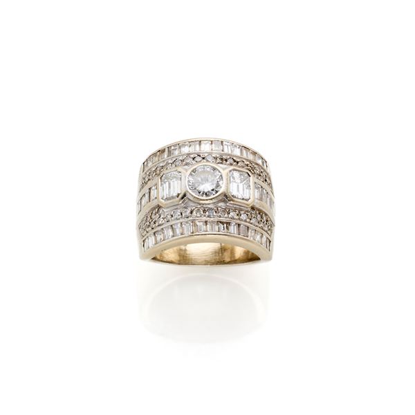 Fasano gold ring with diamonds