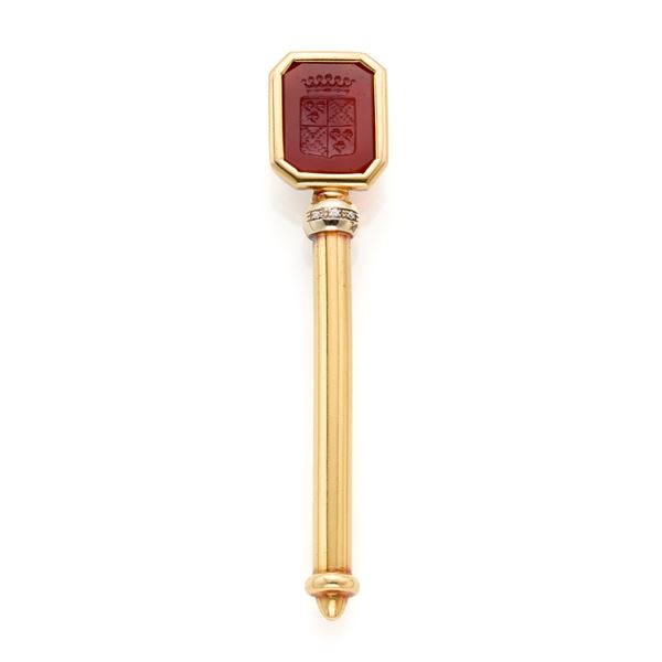 Spilla in oro con corniola   - Asta GIOIELLI, OROLOGI E LUXURY GOODS - Faraone Casa d'Aste
