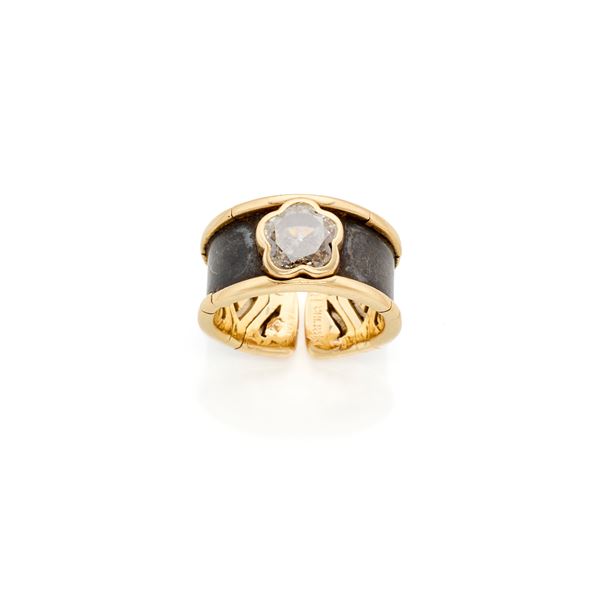 Marina B gold ring with diamond