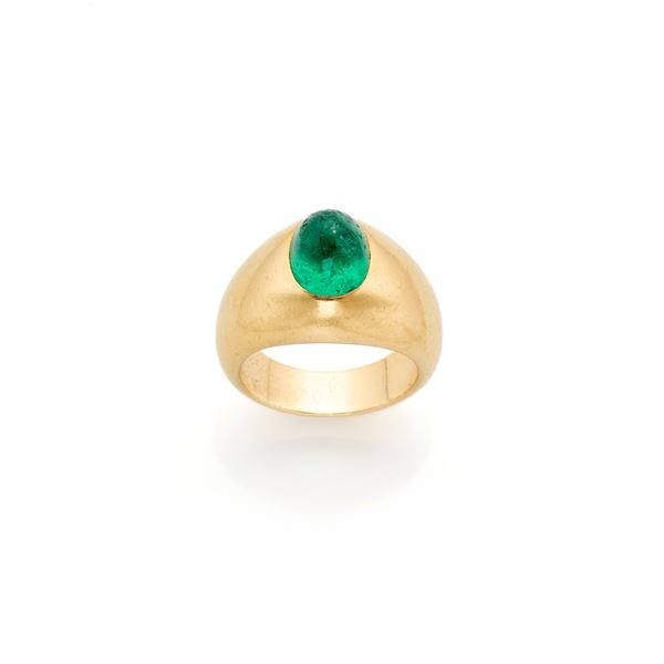 Cartier gold ring with emerald