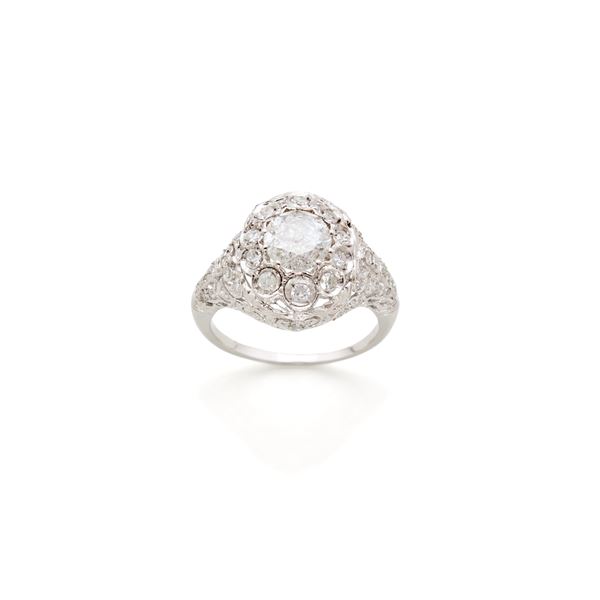 Anello in oro con diamanti