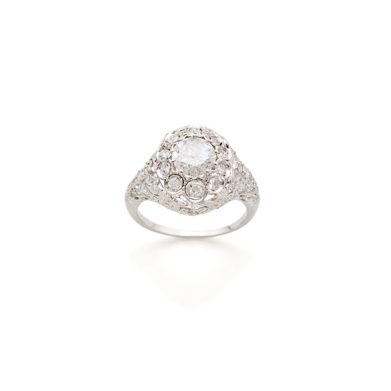 Anello in oro con diamanti