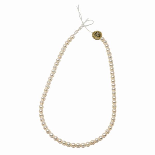 Filo di perle di Mikimoto con scatola, controscatola e garanzia