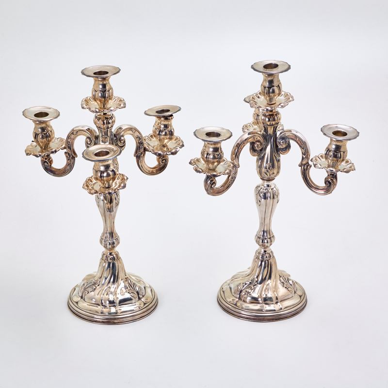 Coppia di candelabri in argento