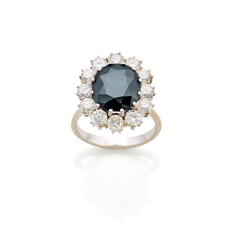 Anello in oro con zaffiro e diamanti