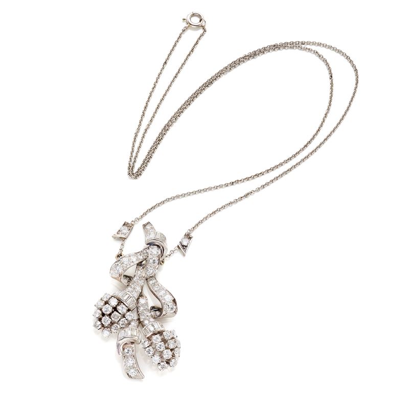 Pendente con catenina in platino e diamanti