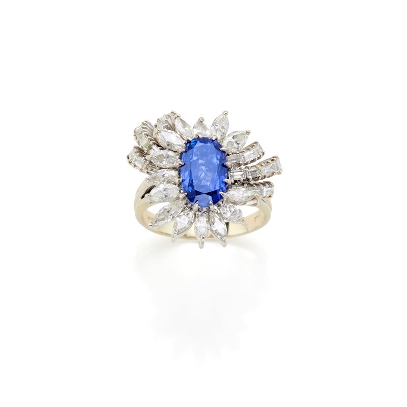 Anello con Zaffiro e Diamanti