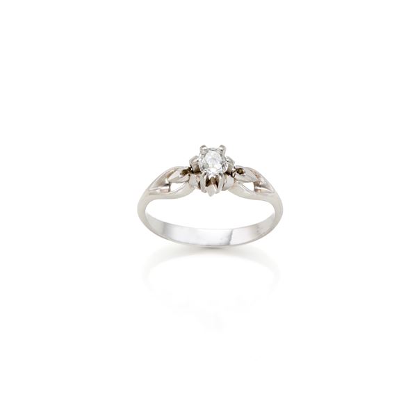 Anello in oro con diamante
