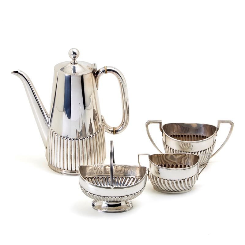 Lotto composto da una caffettiera e tre zuccheriere